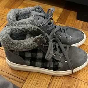 Great condition size 9/10